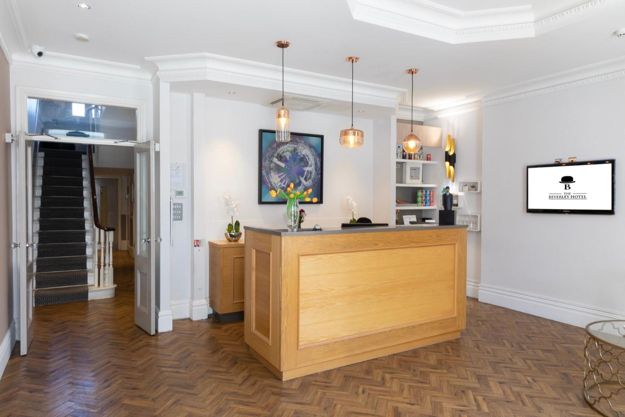 The Beverley Hotel London - Victoria Kültér fotó